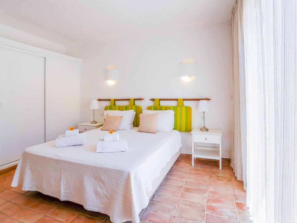 Roofed Villa In Albufeira With Private Swimming Pool Olhos de Agua  Quarto foto